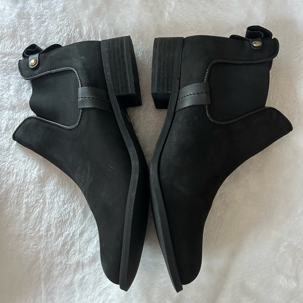 Steve Madden Black Chelsea Boot